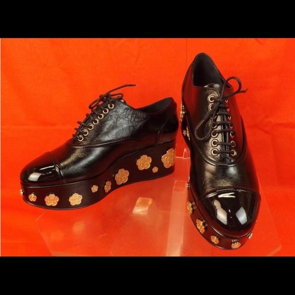 CHANEL platform cape toe lace up Oxford wedges - Picture 2 of 8